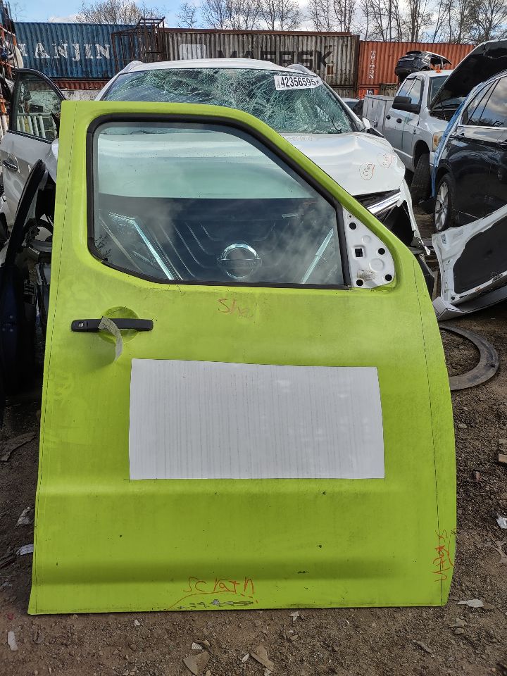 2012 NISSAN NV 1500 6cyl Gasoline 4.0 Right DOOR ASSEMBLY, FR - 220002 — photo 2