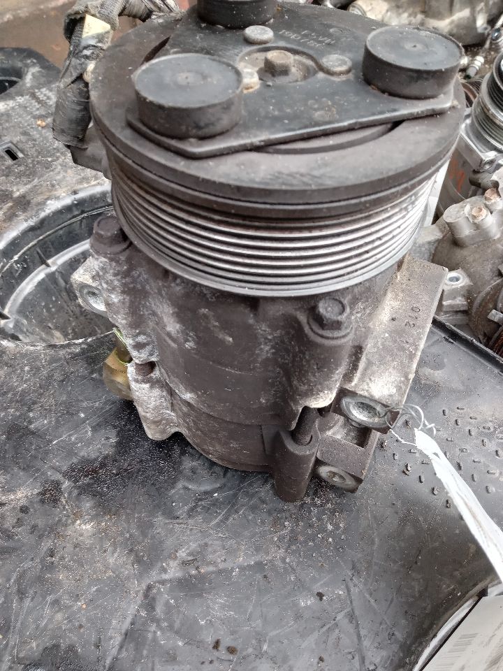 2000 FORD VAN 6.8L Triton V10 AC COMPRESSOR - 220347 — photo 3