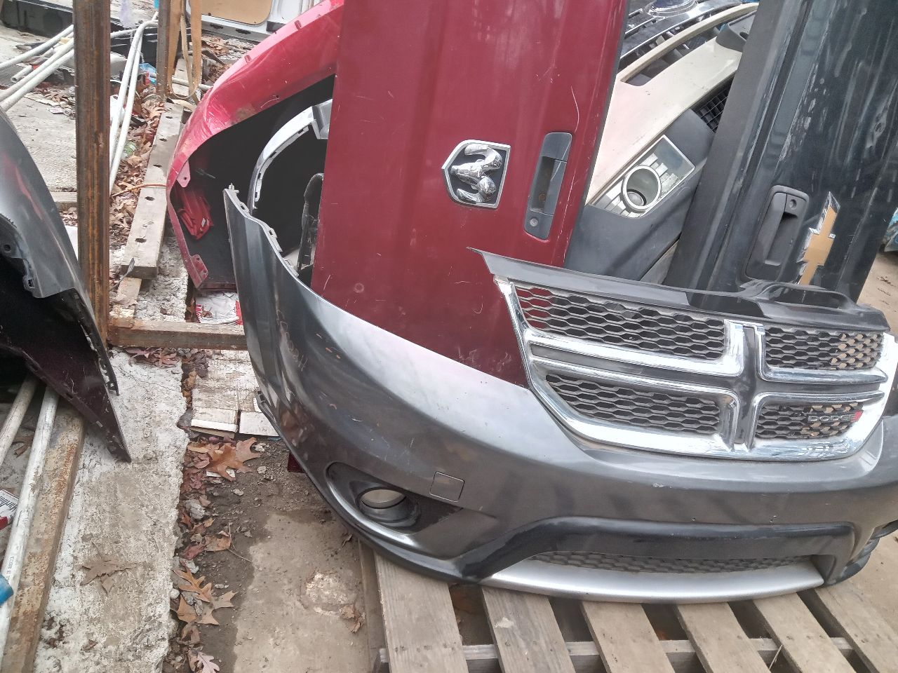 2012 DODGE JOURNEY BUMPER ASSY, FRONT - 220806 — photo 4