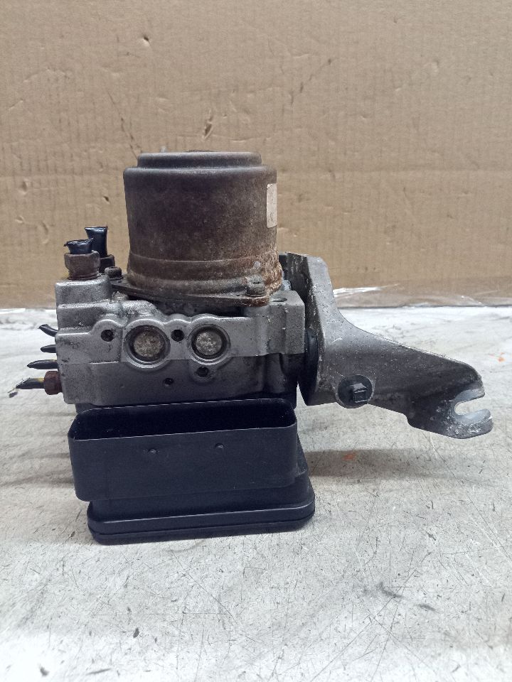 2004 ACURA TSX 2.4L 4cyl Gasoline Anti-lock Brake Pts - 222669