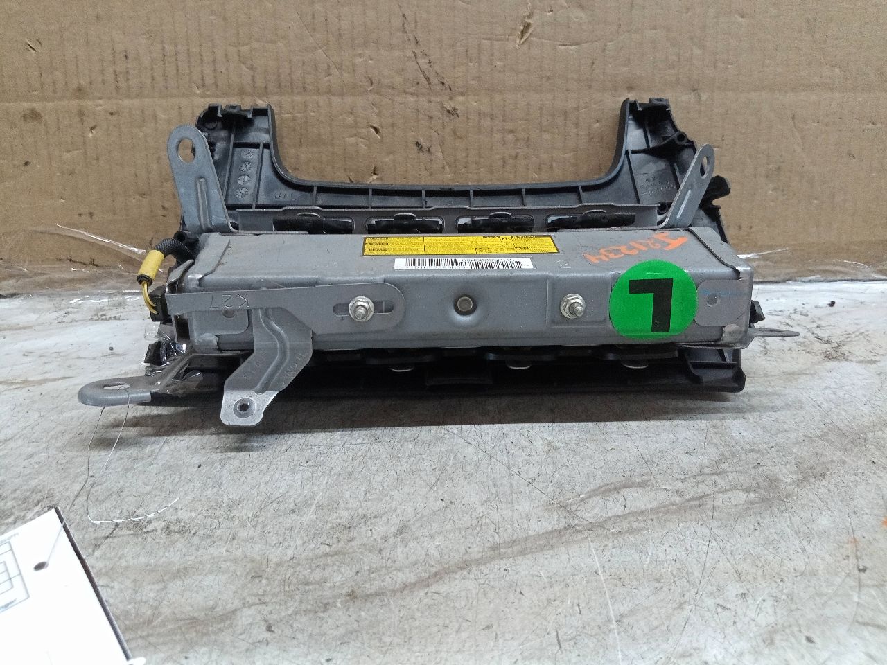 2010 LEXUS HS250H 4cyl Hybrid 2.4 Left AIR BAG - 222837 — photo 4