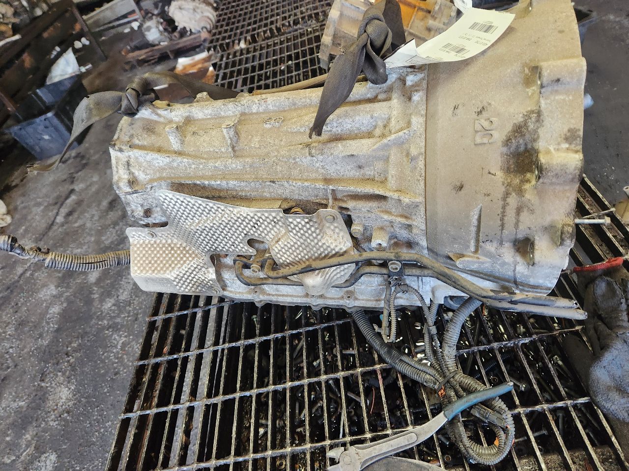 2016 PORSCHE CAYENNE 6cyl 3.0 liter hybrid Transmiss,Transaxle - 223111 — photo 2