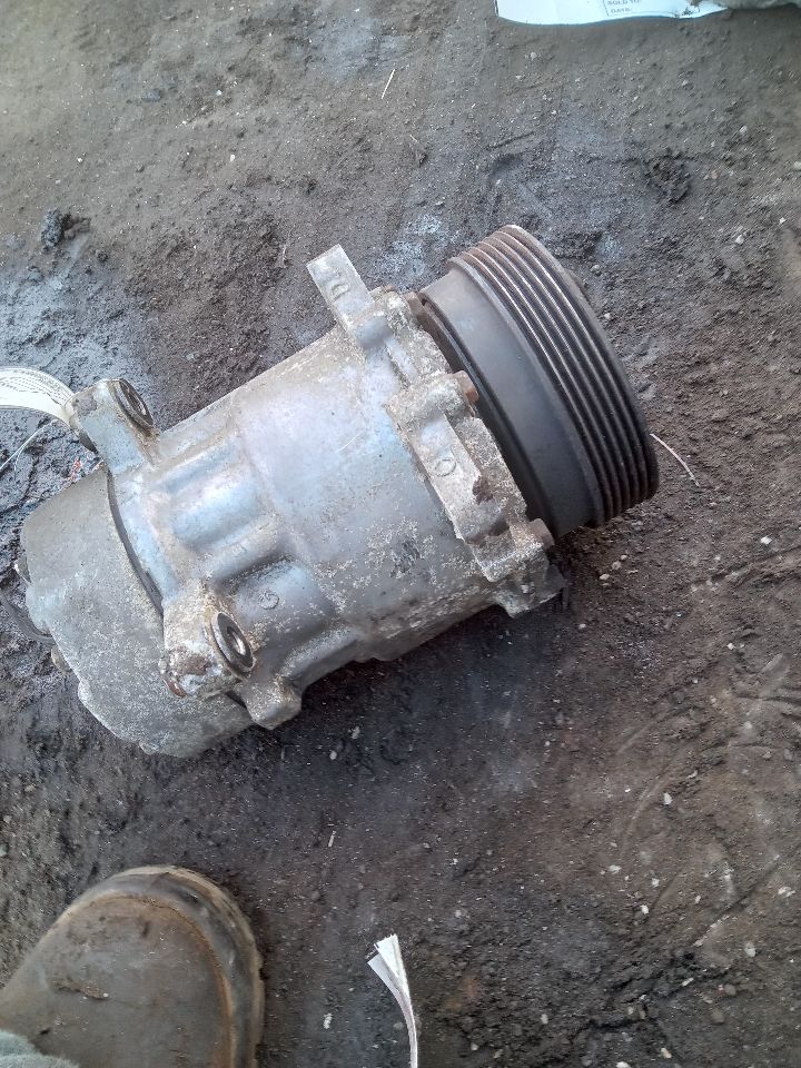2003 VOLKSWAGEN GOLF GTI 4cyl Gasoline Turbo 1.8 AC COMPRESSOR - 225824 — photo 1