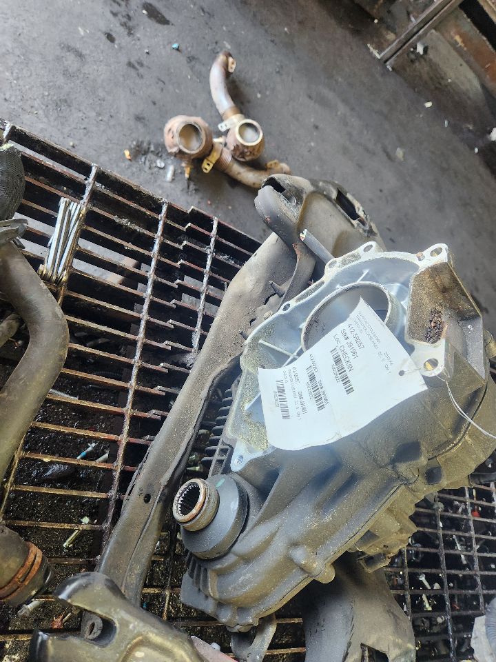 2013 BMW X6 8cyl Gasoline Turbo 4.4 TRANSFER CASE ASSY - 226222 — photo 3