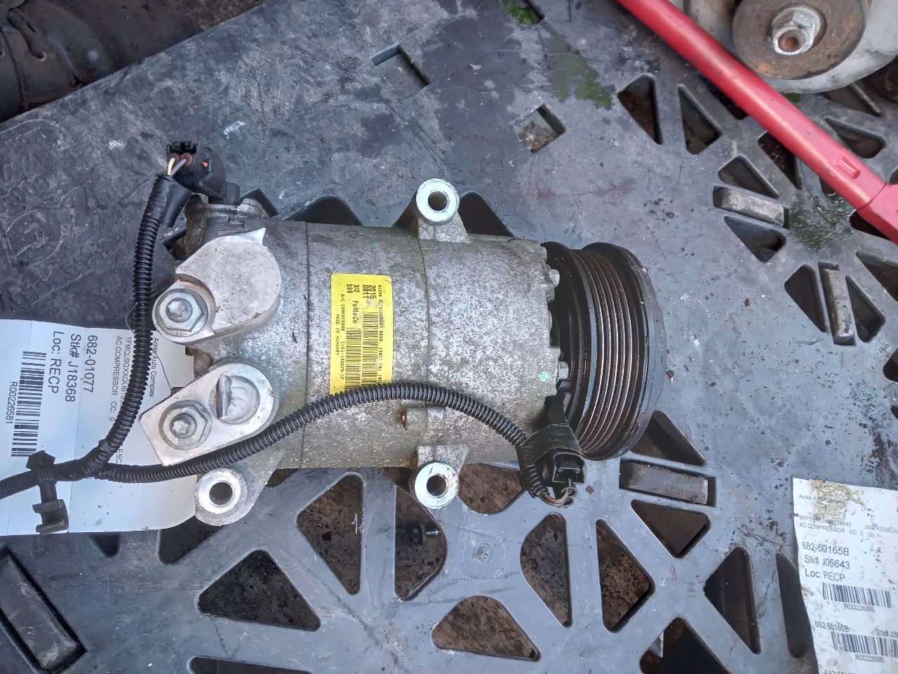 2016 FORD ESCAPE 4cyl 1.6 EcoBoost AC COMPRESSOR - 226581 — photo 1