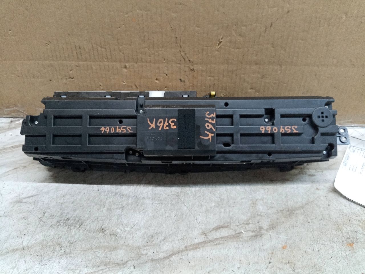 2014 TOYOTA PRIUS 4cyl Hybrid 1.8 Speedo Head/Cluster - 227112 — photo 3