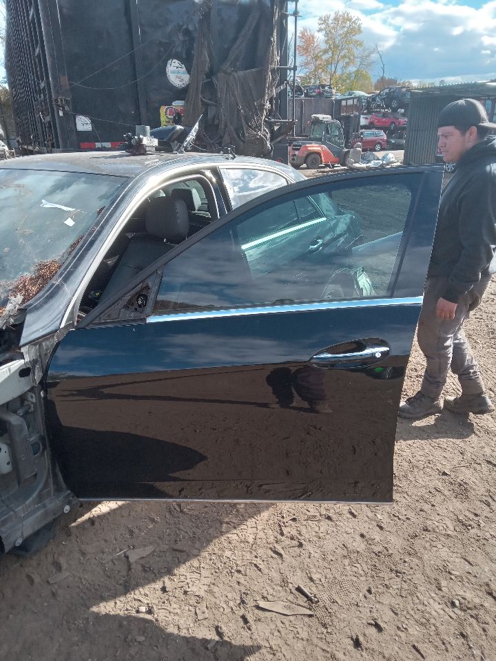 2015 MERCEDES-BENZ E-CLASS Left DOOR ASSEMBLY, FR - 227285