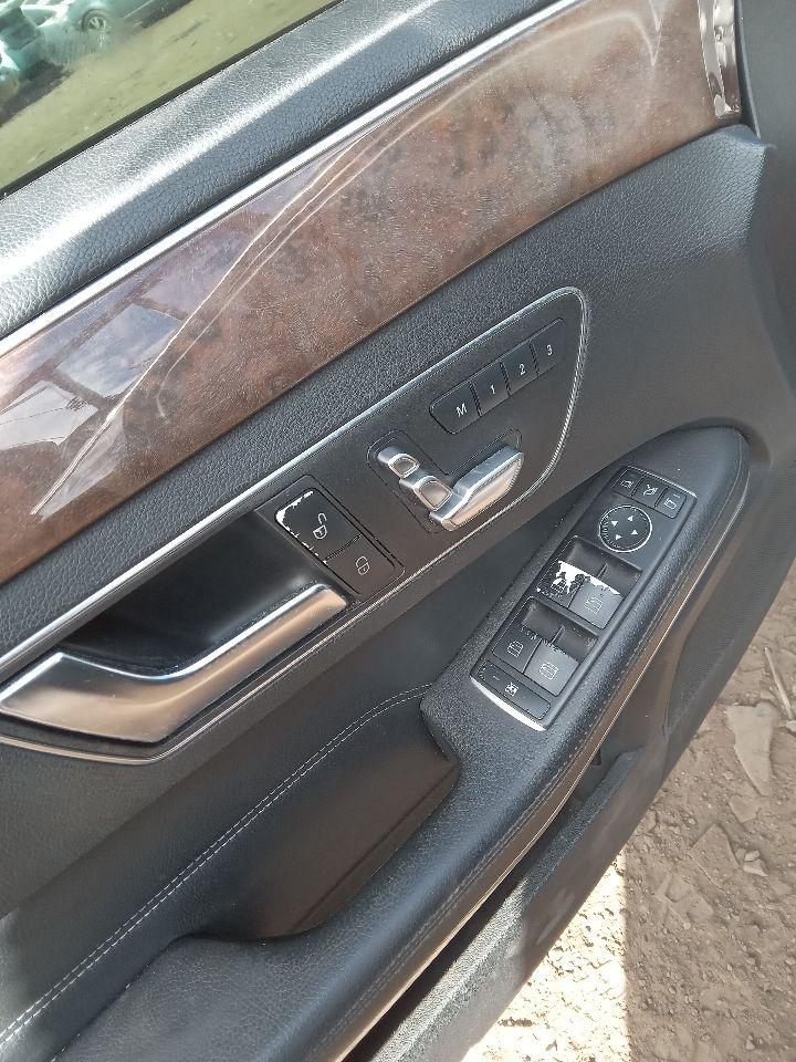 2015 MERCEDES-BENZ E-CLASS Left DOOR ASSEMBLY, FR - 227285 — photo 2