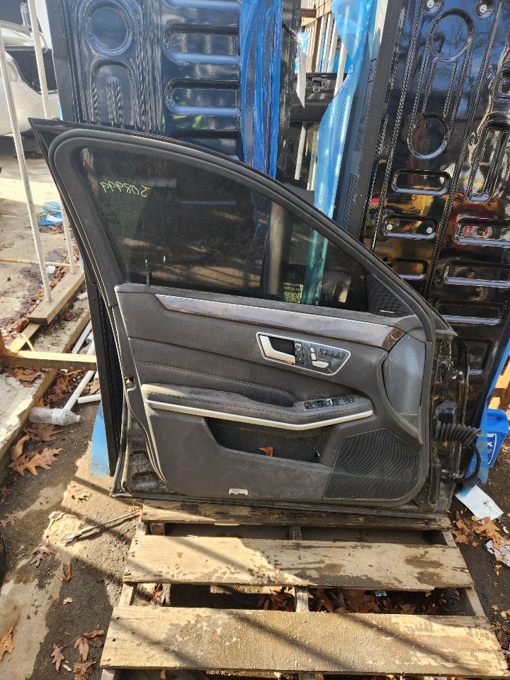 2015 MERCEDES-BENZ E-CLASS Left DOOR ASSEMBLY, FR - 227285 — photo 6