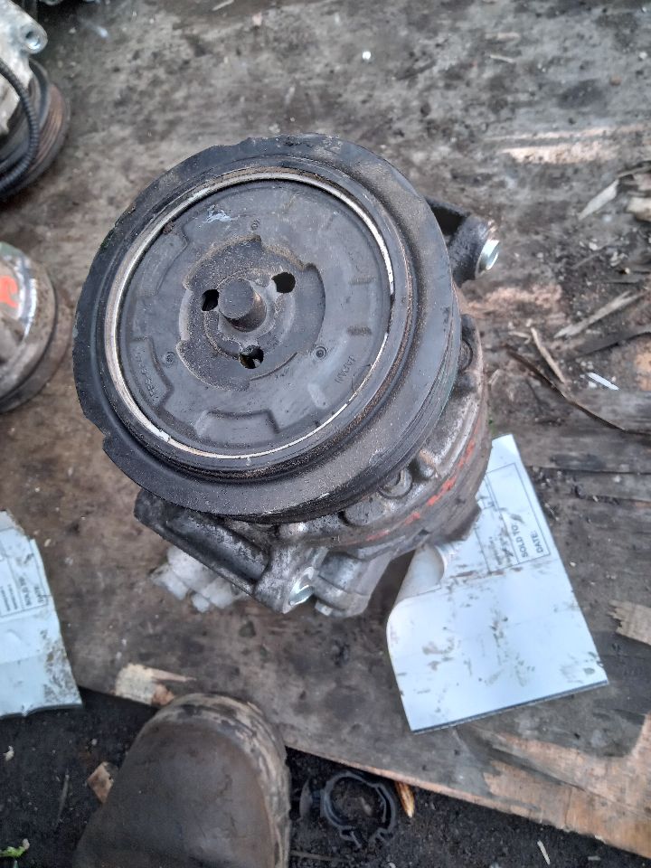 2011 VOLKSWAGEN EOS 4cyl Gasoline Turbo 2.0 AC COMPRESSOR - 227441 — photo 3