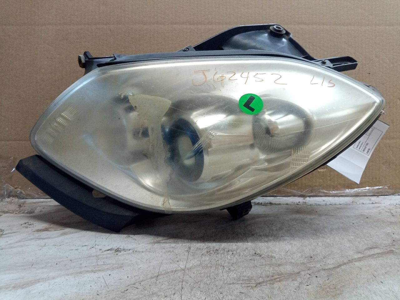 2011 BUICK ENCLAVE 6cyl Gasoline 3.6 Left HEADLAMP ASSEMBLY - 227733 — photo 1