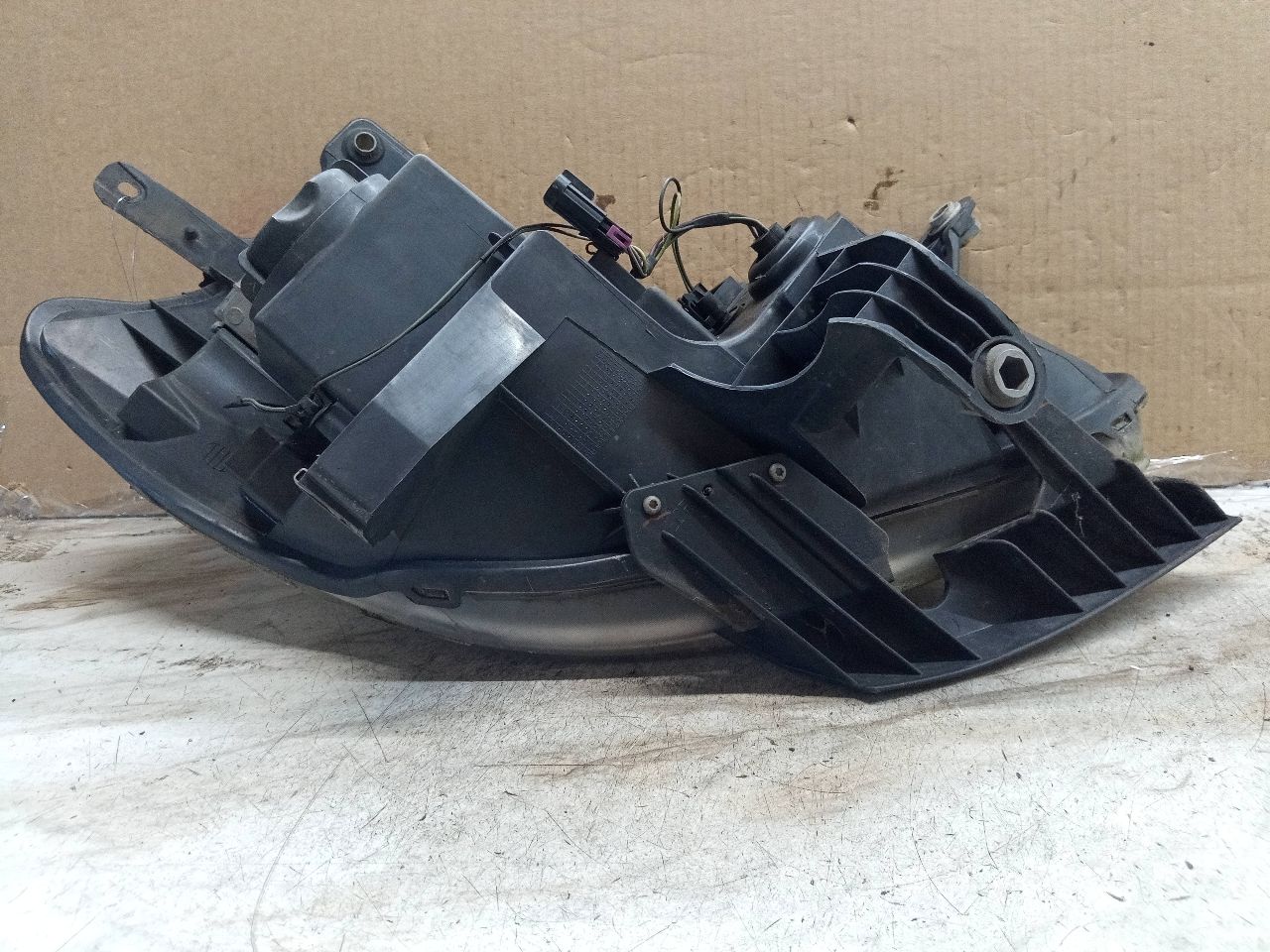 2011 BUICK ENCLAVE 6cyl Gasoline 3.6 Left HEADLAMP ASSEMBLY - 227733 — photo 6
