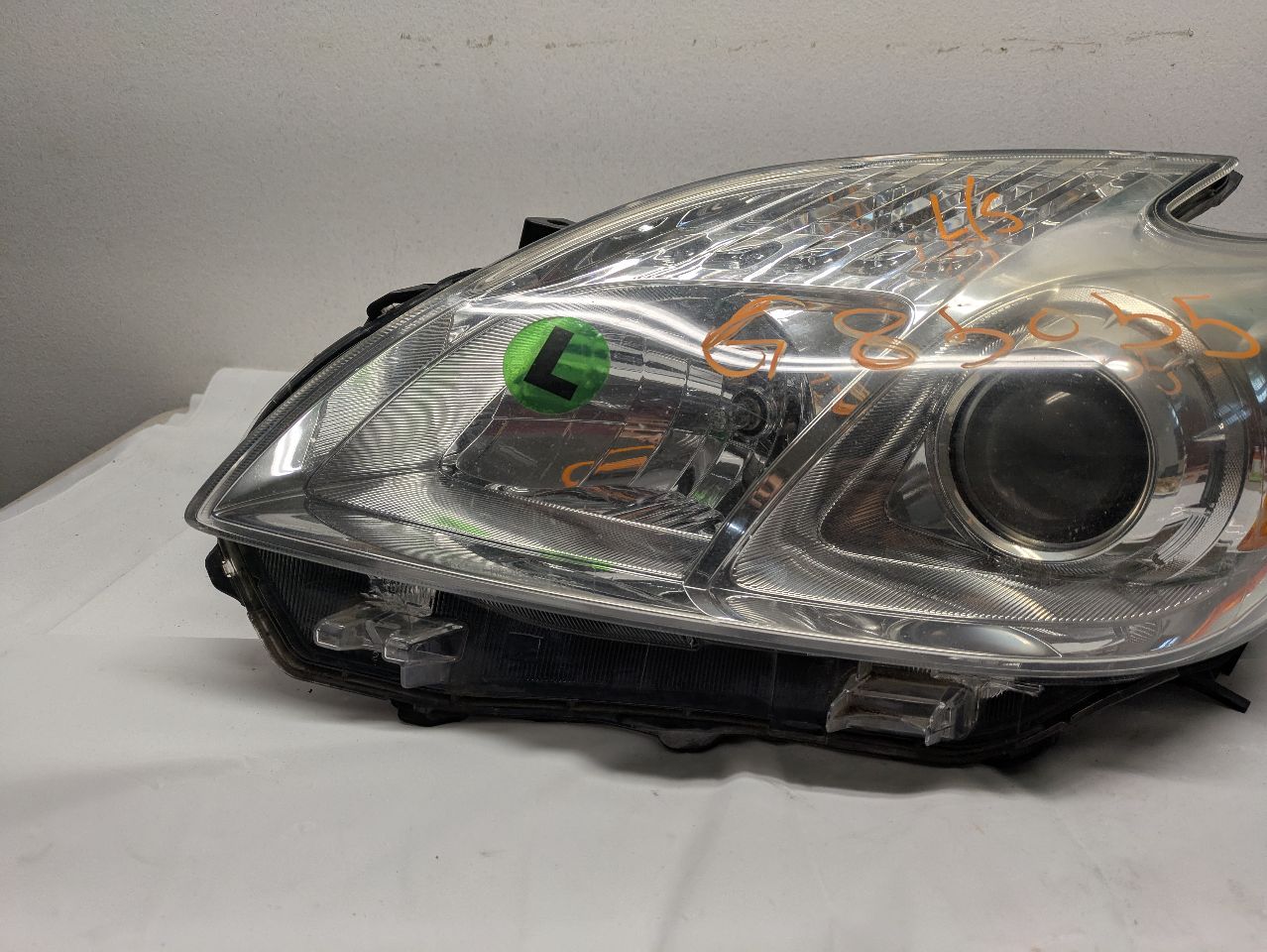 2014 TOYOTA PRIUS 4cyl Hybrid 1.8 Left HEADLAMP ASSEMBLY - 228128 — photo 1