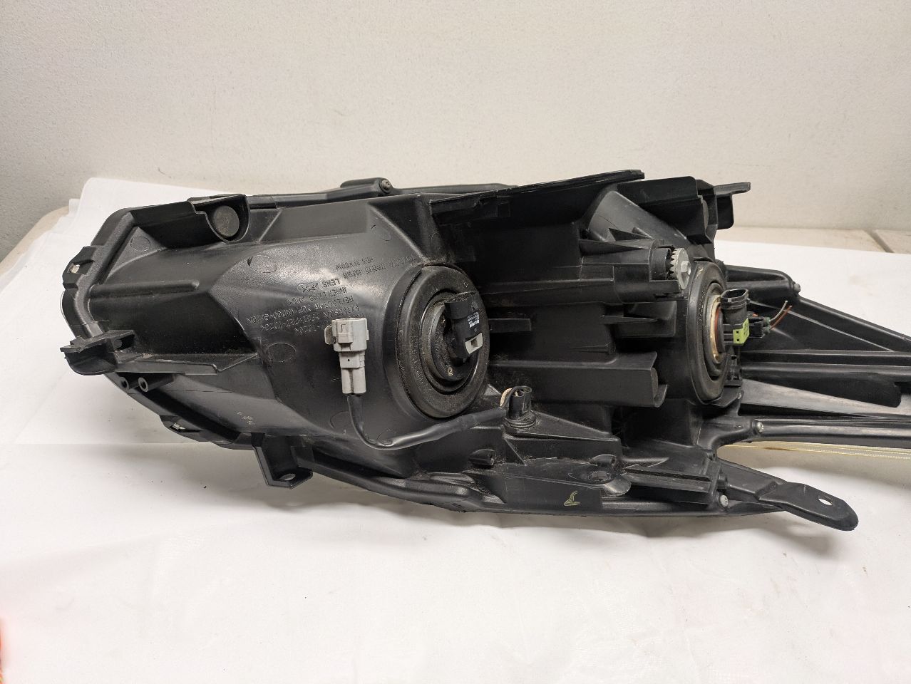 2014 TOYOTA PRIUS 4cyl Hybrid 1.8 Left HEADLAMP ASSEMBLY - 228128 — photo 5