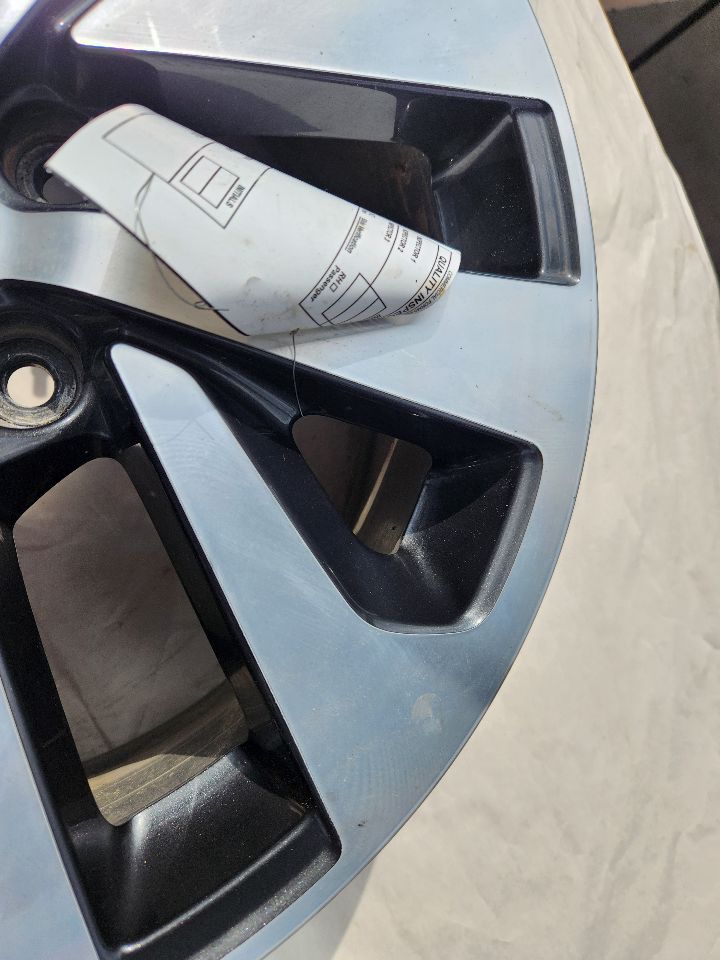 2020 SUBARU LEGACY 2.5L 4cyl Gasoline VVT WHEEL - 228851 — photo 3
