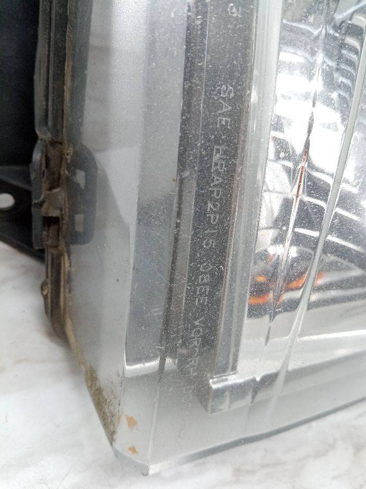 2011 FORD E250 VAN Right HEADLAMP ASSEMBLY - 22929 — photo 3