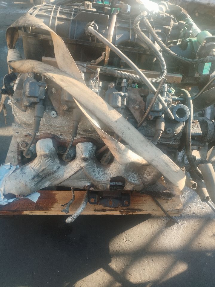 2010 CHEVROLET EXPRESS 3500 VAN 8cyl Gasoline 4.8 ENGINE ASSEMBLY - 229319 — photo 2