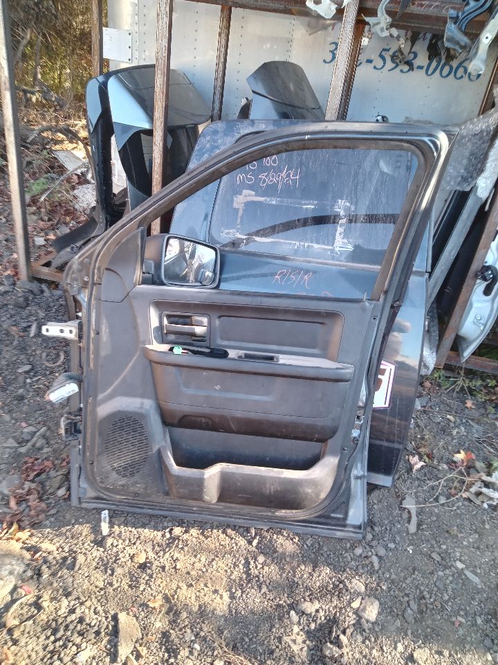 2014 DODGE 1500 PICKUP 8cyl Gasoline 5.7 HEMI Right DOOR ASSEMBLY, FR - 229402 — photo 6