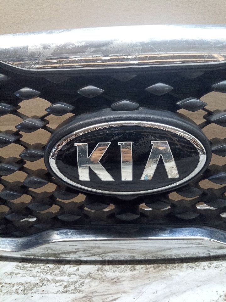 2017 KIA SORENTO 6cyl Gasoline 3.3 GRILLE - 229515 — photo 2