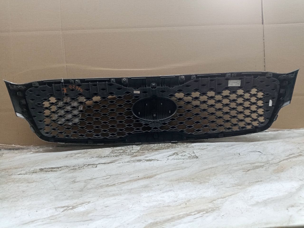 2017 KIA SORENTO 6cyl Gasoline 3.3 GRILLE - 229515 — photo 3