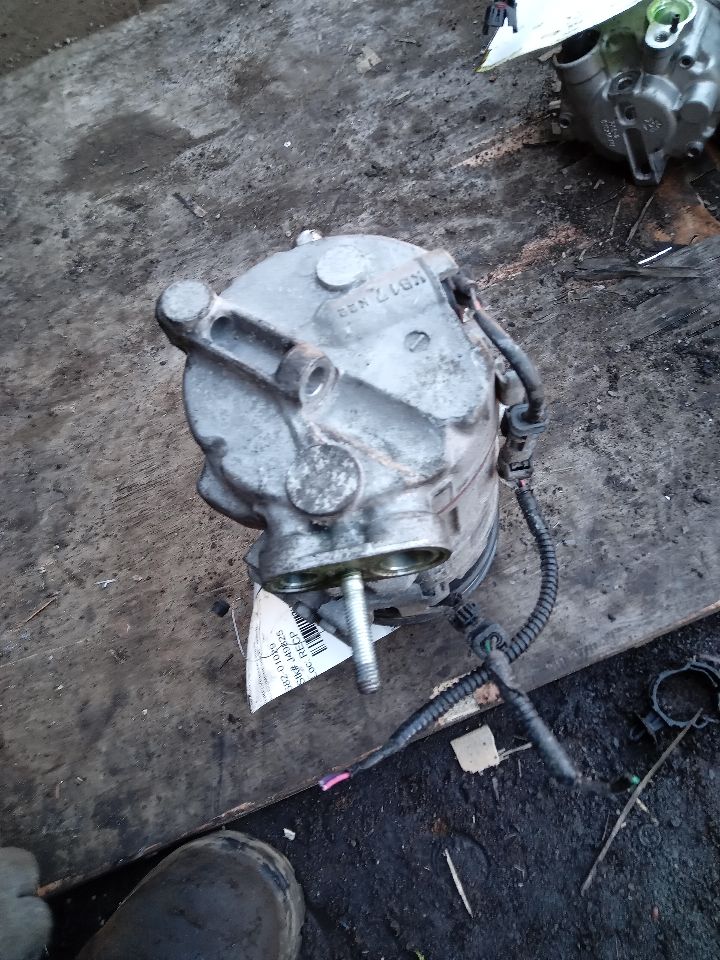 2014 GMC TERRAIN 4cyl Gasoline 2.4 AC COMPRESSOR - 230632 — photo 4