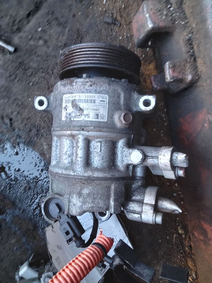 2012 VOLKSWAGEN GOLF 4cyl Diesel Turbo 2.0 AC COMPRESSOR - 230806 — photo 3