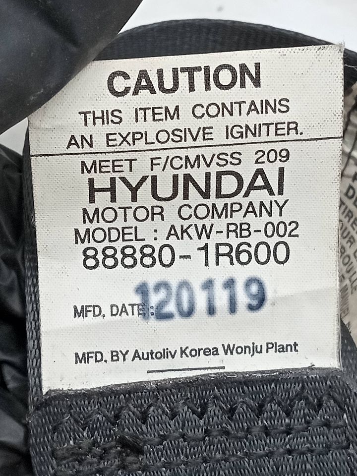 2012 HYUNDAI ACCENT 4cyl Gasoline 1.6 DOHC Seat Belt, Front - 23104 — photo 6