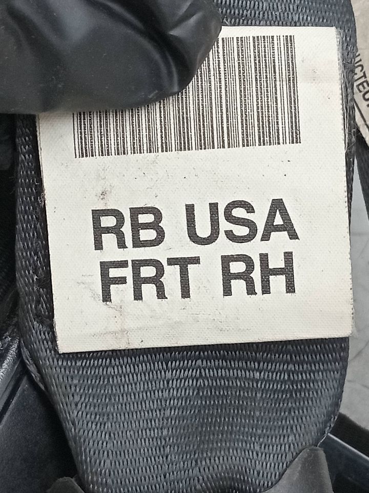 2012 HYUNDAI ACCENT 4cyl Gasoline 1.6 DOHC Seat Belt, Front - 23104 — photo 7