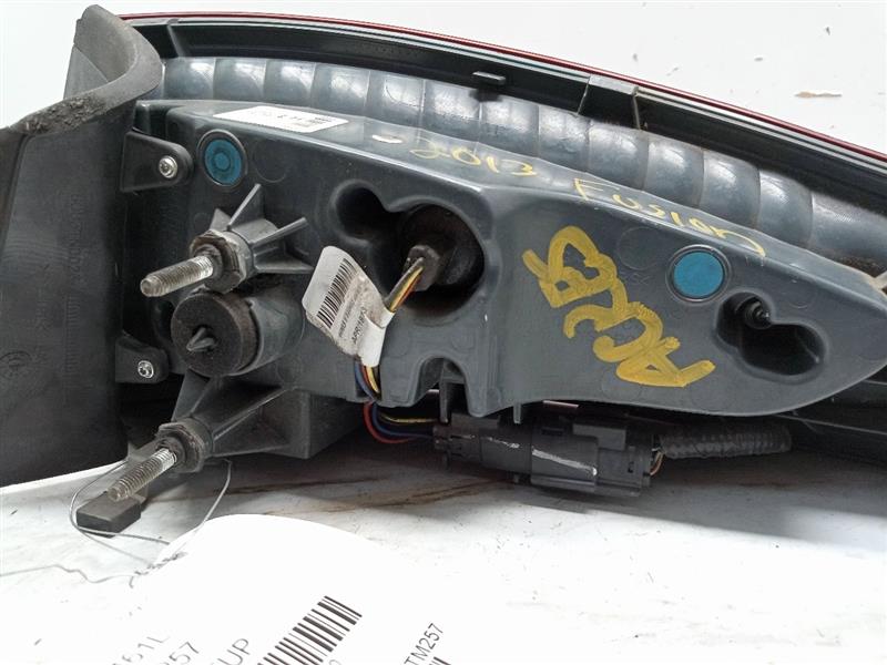 2015 FORD FUSION Left TAIL LAMP - 23220 — photo 4