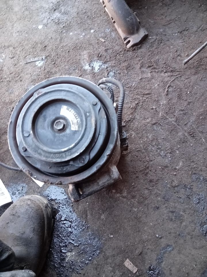 2012 CHEVROLET EQUINOX 4cyl Gasoline 2.4 AC COMPRESSOR - 232630 — photo 4