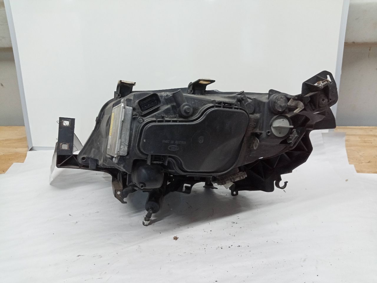 2007 BMW 328i Right HEADLAMP ASSEMBLY - 23353 — photo 3