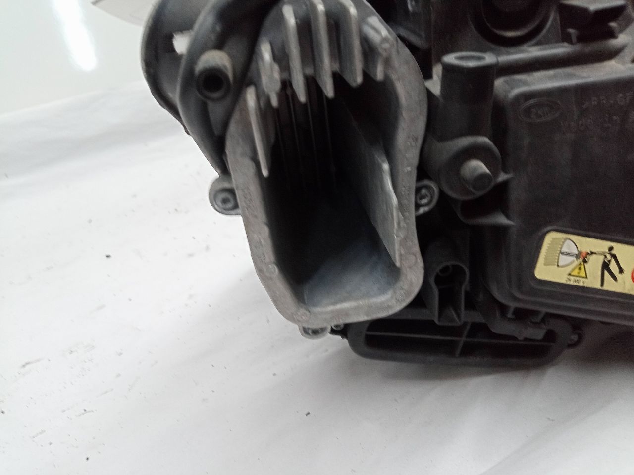 2011 BMW 750i Left HEADLAMP ASSEMBLY - 23357 — photo 6