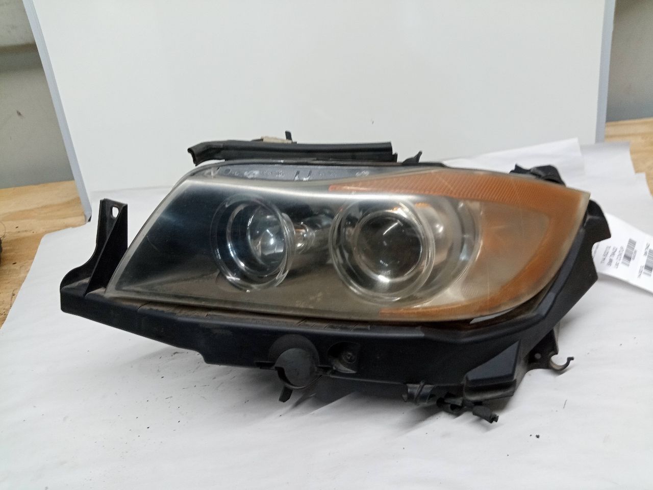 2007 BMW 328i Left HEADLAMP ASSEMBLY - 23358 — photo 8