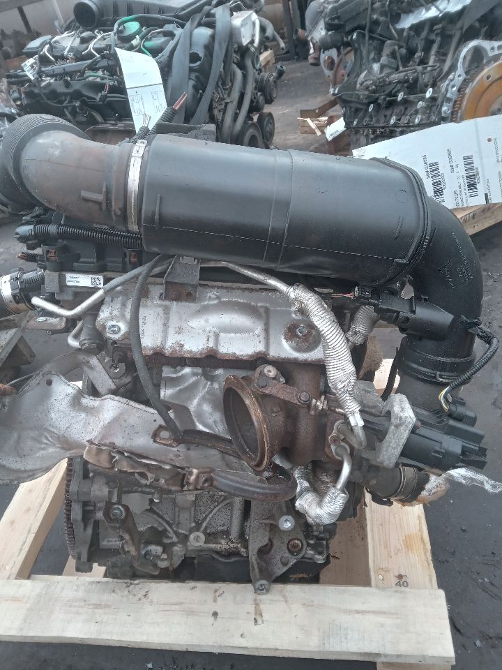 2014 MINI COOPER COOPER 3cyl gasoline turbo 1.5 ENGINE ASSEMBLY - 233800 — photo 2
