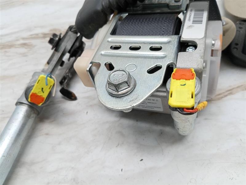 2015 KIA OPTIMA 4cyl Gasoline 2.4 Seat Belt, Front - 23384 — photo 3