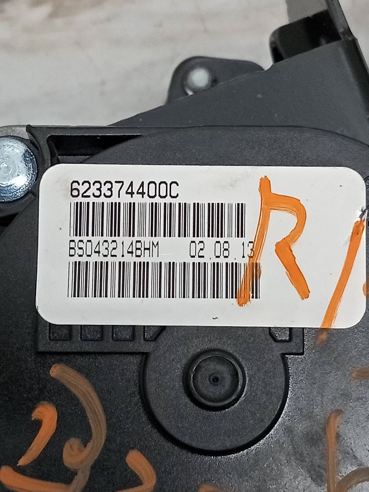 2014 FORD FOCUS Seat Belt, Front - 23405 — photo 4
