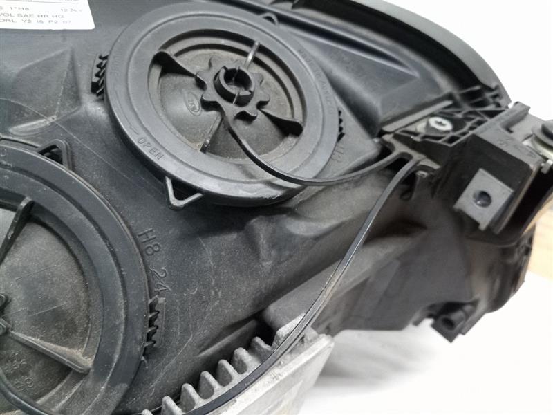 2011 BMW 750i Left HEADLAMP ASSEMBLY - 23461 — photo 5