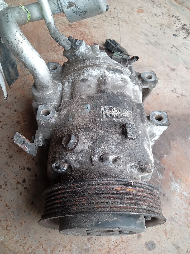 2017 HYUNDAI SANTA FE 2.4L 4cyl Gasoline VVT AC COMPRESSOR - 235012 — photo 1
