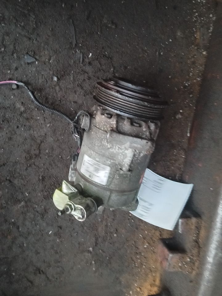 2015 GMC TERRAIN 4cyl Gasoline 2.4 AC COMPRESSOR - 235070 — photo 3