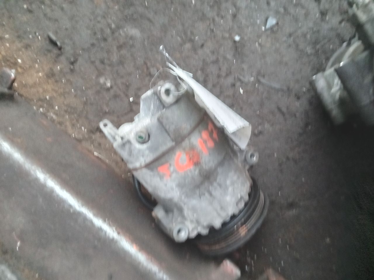 2015 GMC TERRAIN 4cyl Gasoline 2.4 AC COMPRESSOR - 235070 — photo 6