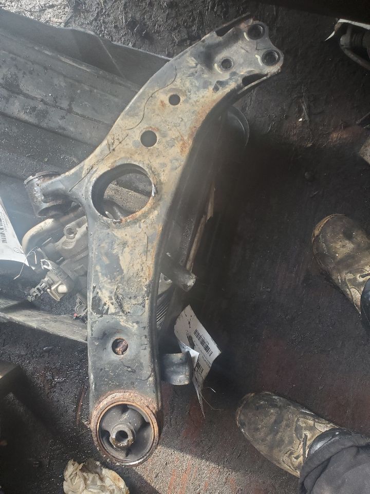 2017 HYUNDAI SANTA FE 6cyl Gasoline 3.3 Left LOWER CNTRL ARM, FR - 235422 — photo 3