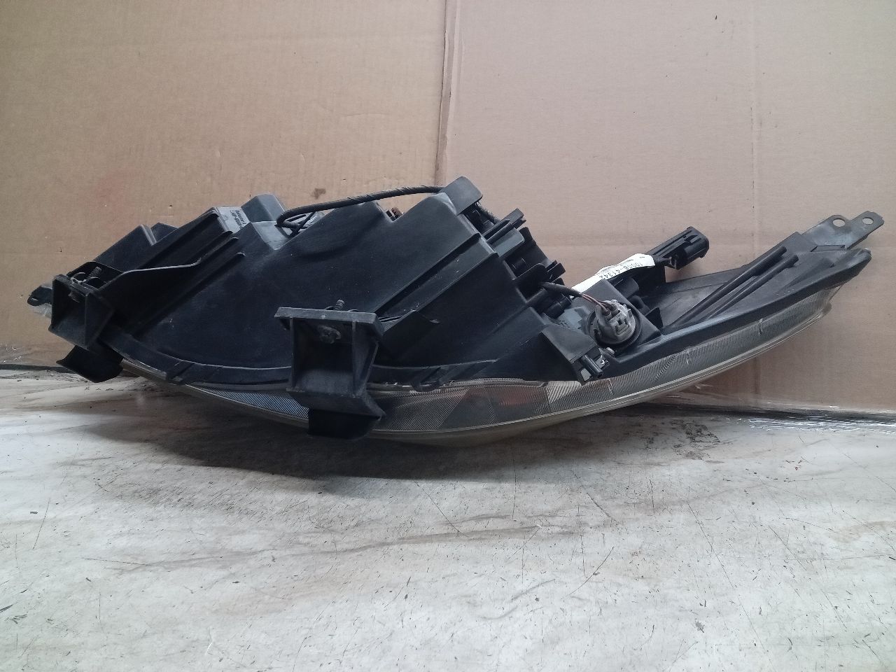 2013 MAZDA 3 4cyl Gasoline 2.0 Dohc Right HEADLAMP ASSEMBLY - 236083 — photo 6
