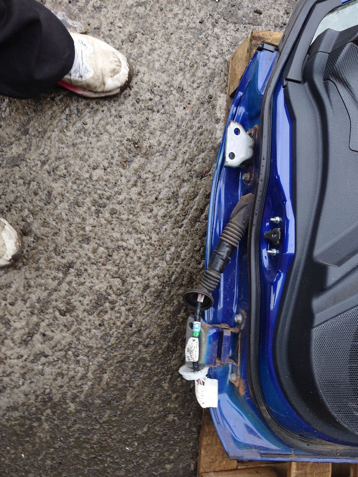 2024 SUBARU XV CROSSTREK Right DOOR ASSEMBLY, FR - 236233 — photo 3