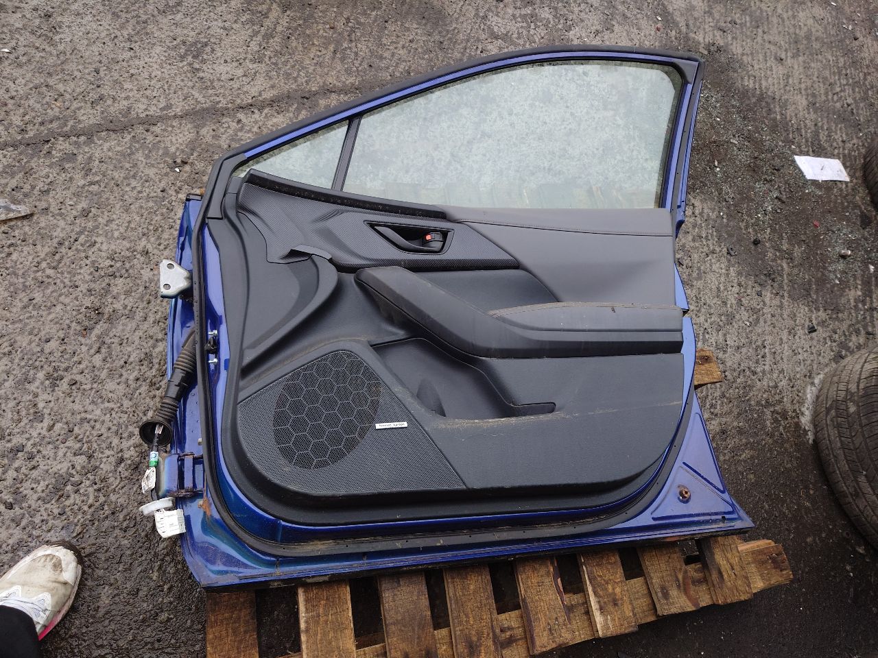 2024 SUBARU XV CROSSTREK Right DOOR ASSEMBLY, FR - 236233 — photo 4