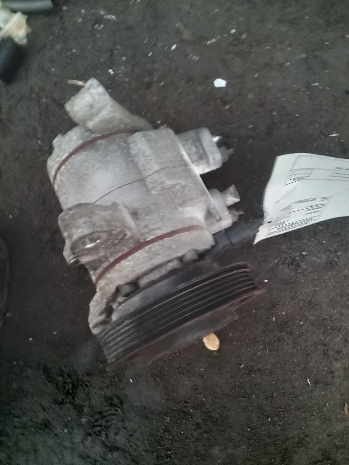2012 JEEP LIBERTY 6cyl Gasoline 3.7 AC COMPRESSOR - 236591