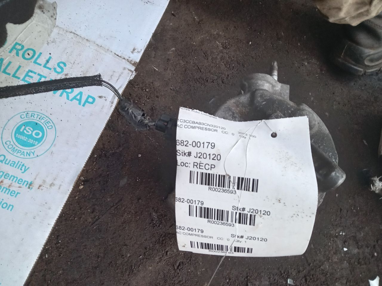2012 CHRYSLER 200 4cyl Gasoline 2.4 AC COMPRESSOR - 236593 — photo 1
