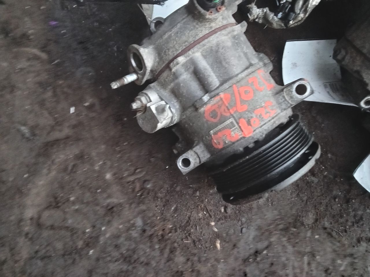 2012 CHRYSLER 200 4cyl Gasoline 2.4 AC COMPRESSOR - 236593 — photo 2
