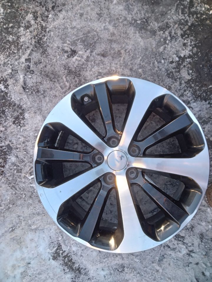 2018 KIA SORENTO 3.3L 6cyl Gasoline VVT WHEEL - 236914 — photo 1