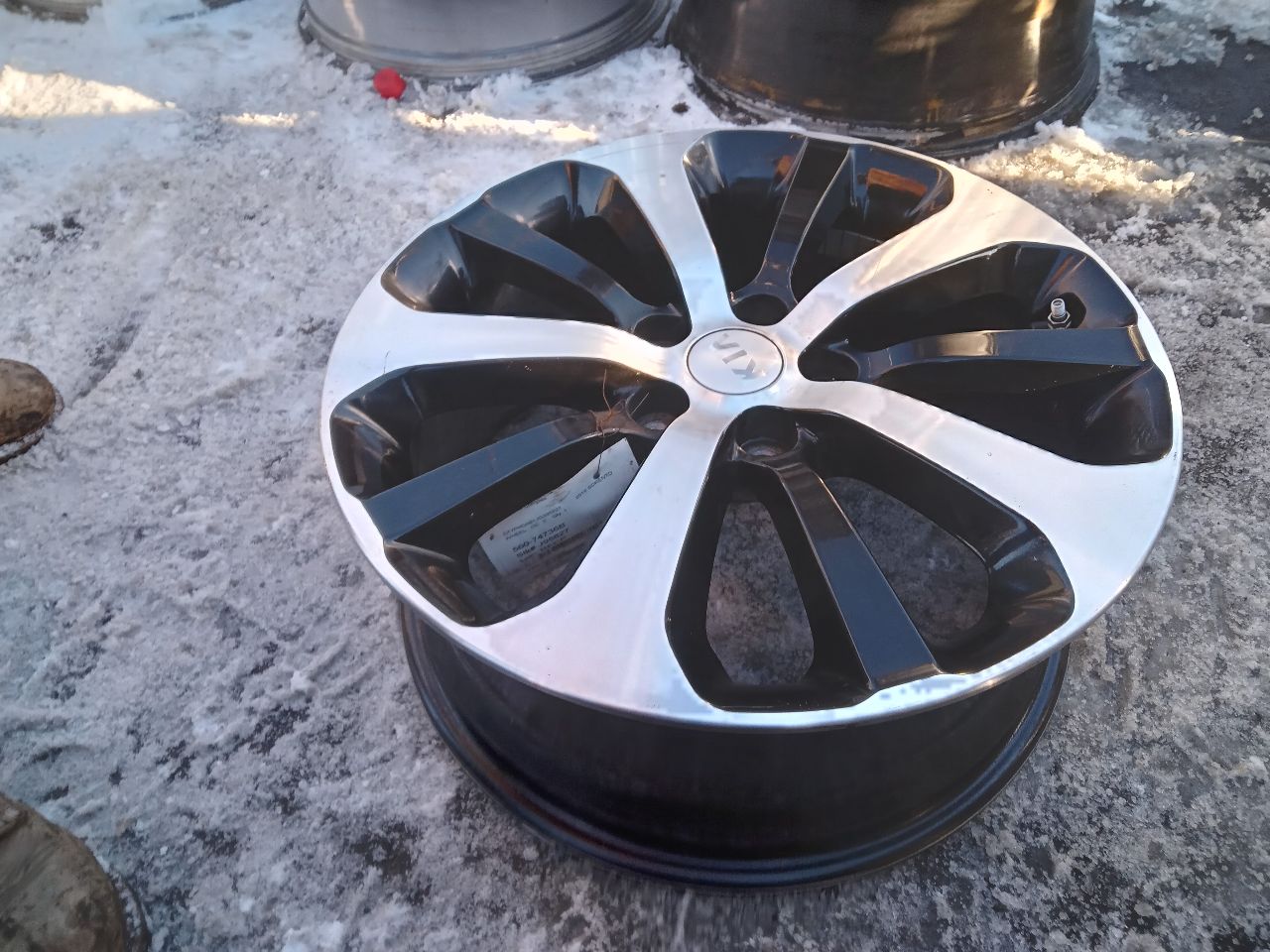 2018 KIA SORENTO 3.3L 6cyl Gasoline VVT WHEEL - 236914 — photo 2