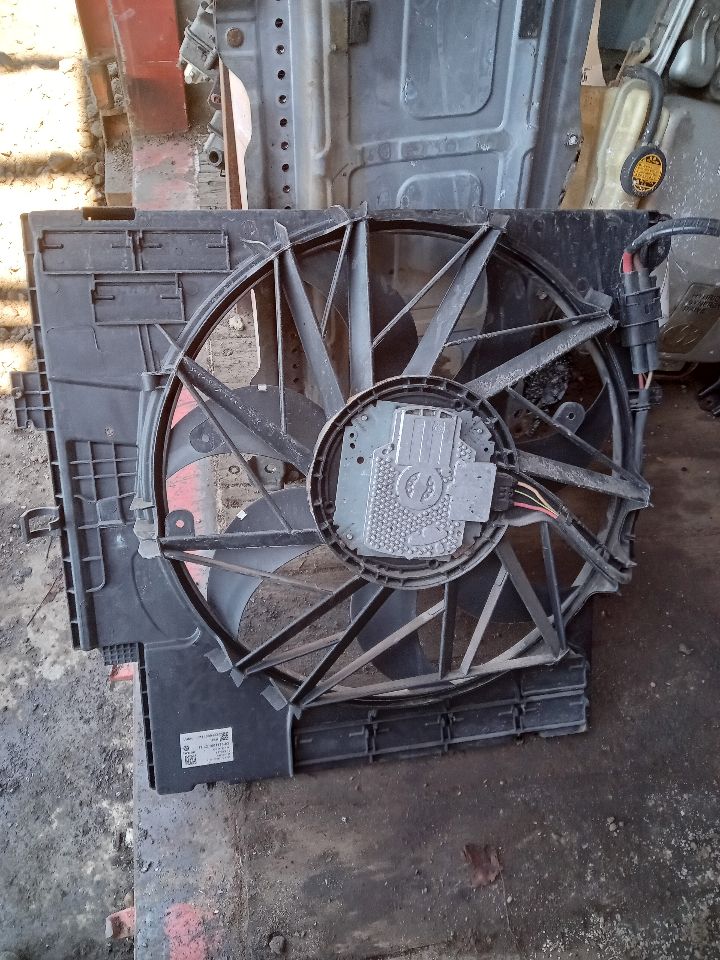 2014 BMW X3 4cyl Gasoline Turbo 2.0 RAD COND FAN MOTOR - 237175 — photo 1